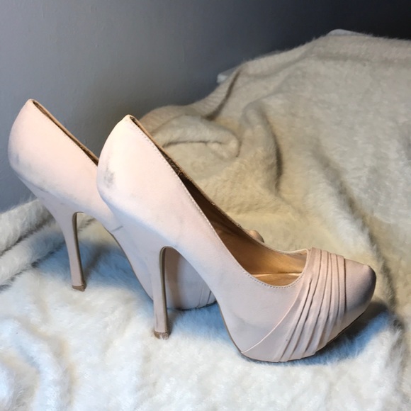 Size 9 stilettos blush colored - Picture 2 of 5